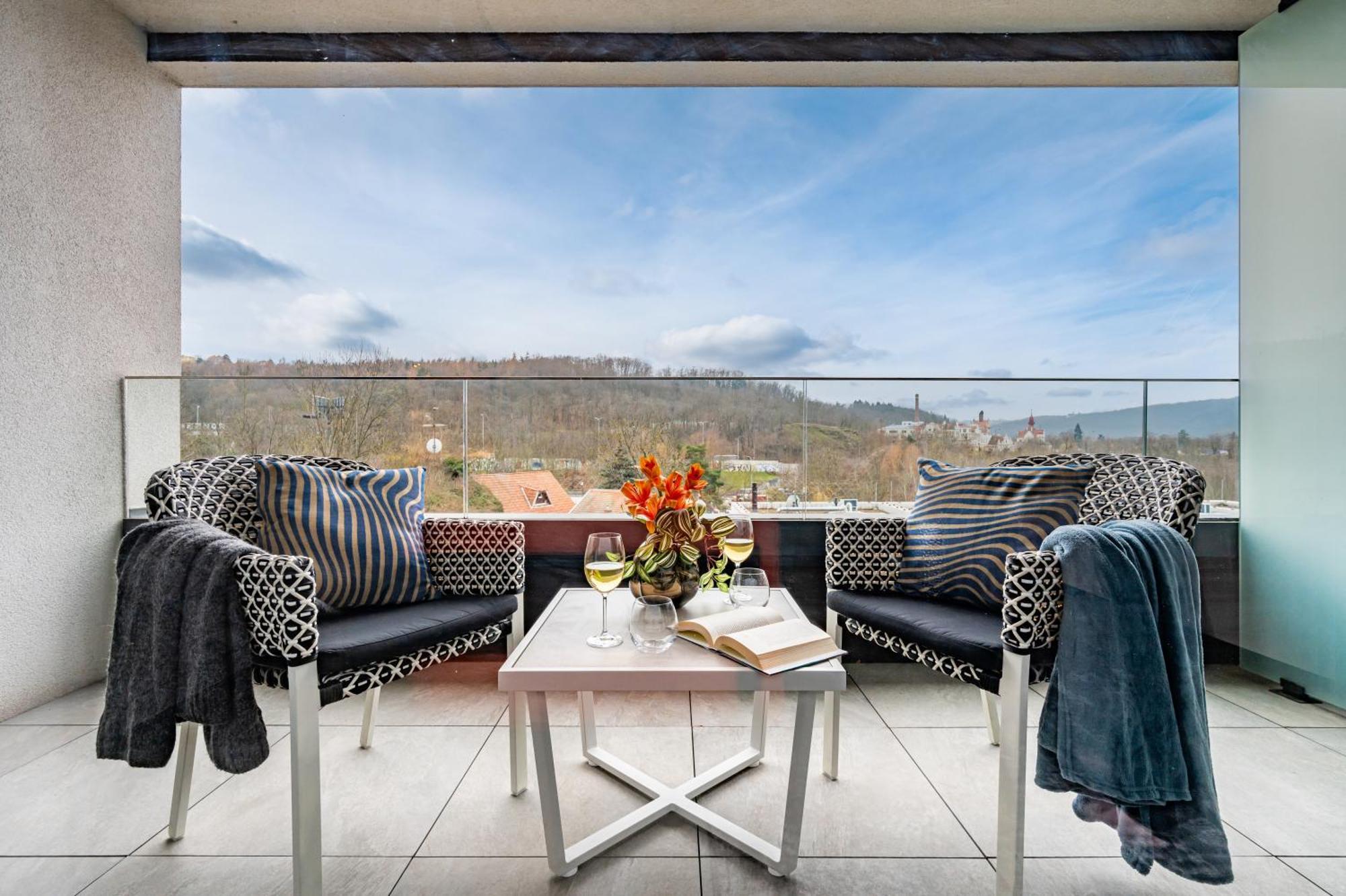 Prague Days - Studio - Terrace - Private Parking Exterior photo